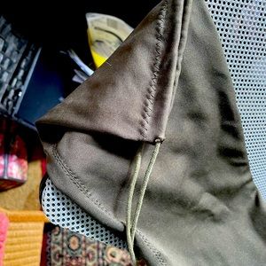 Knee high open toe heel. Cloth material with draw string to adjust! 3-4 inches